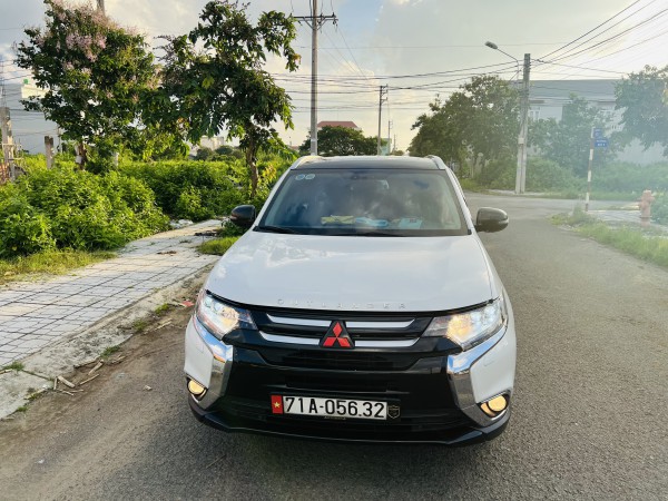 Mitsubishi Outlander cần bán xe 7 chỗ Mitsubishi Outlander